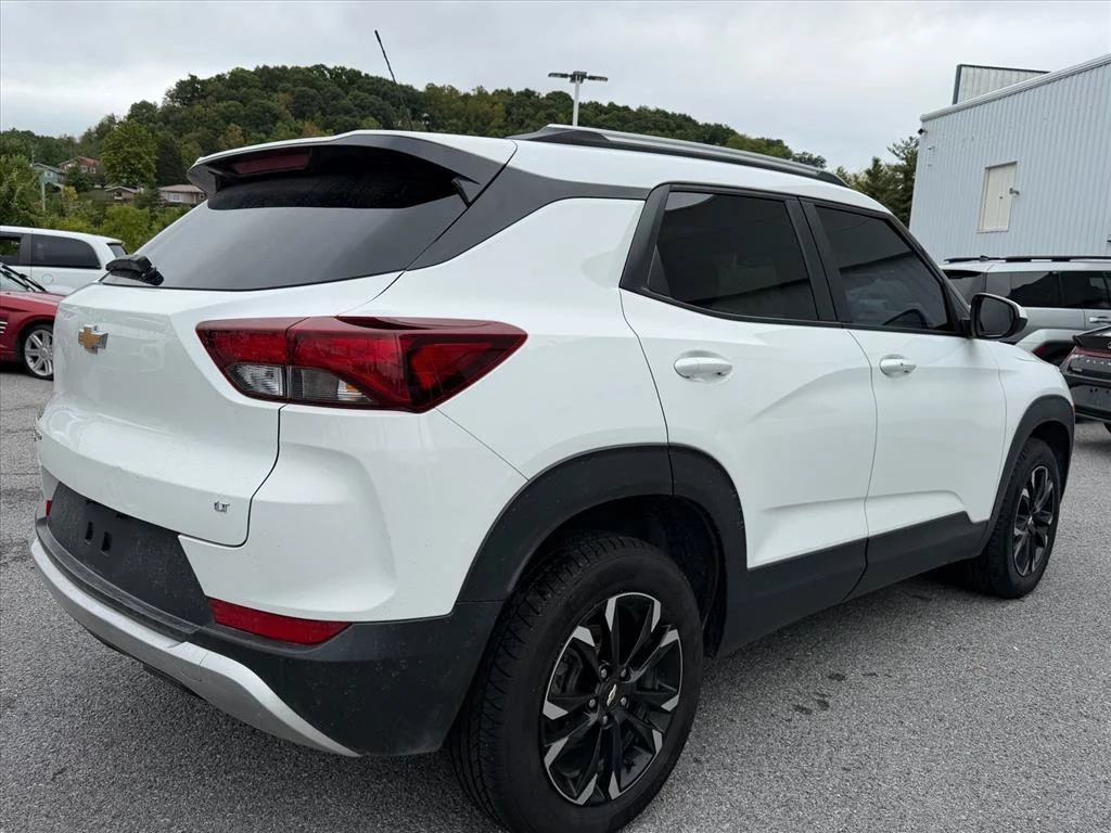 Used 2023 White Chevrolet LT image 11