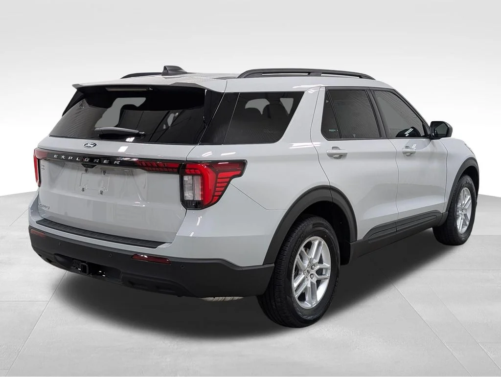 New 2027 Avalanche Gray Ford Active image 19