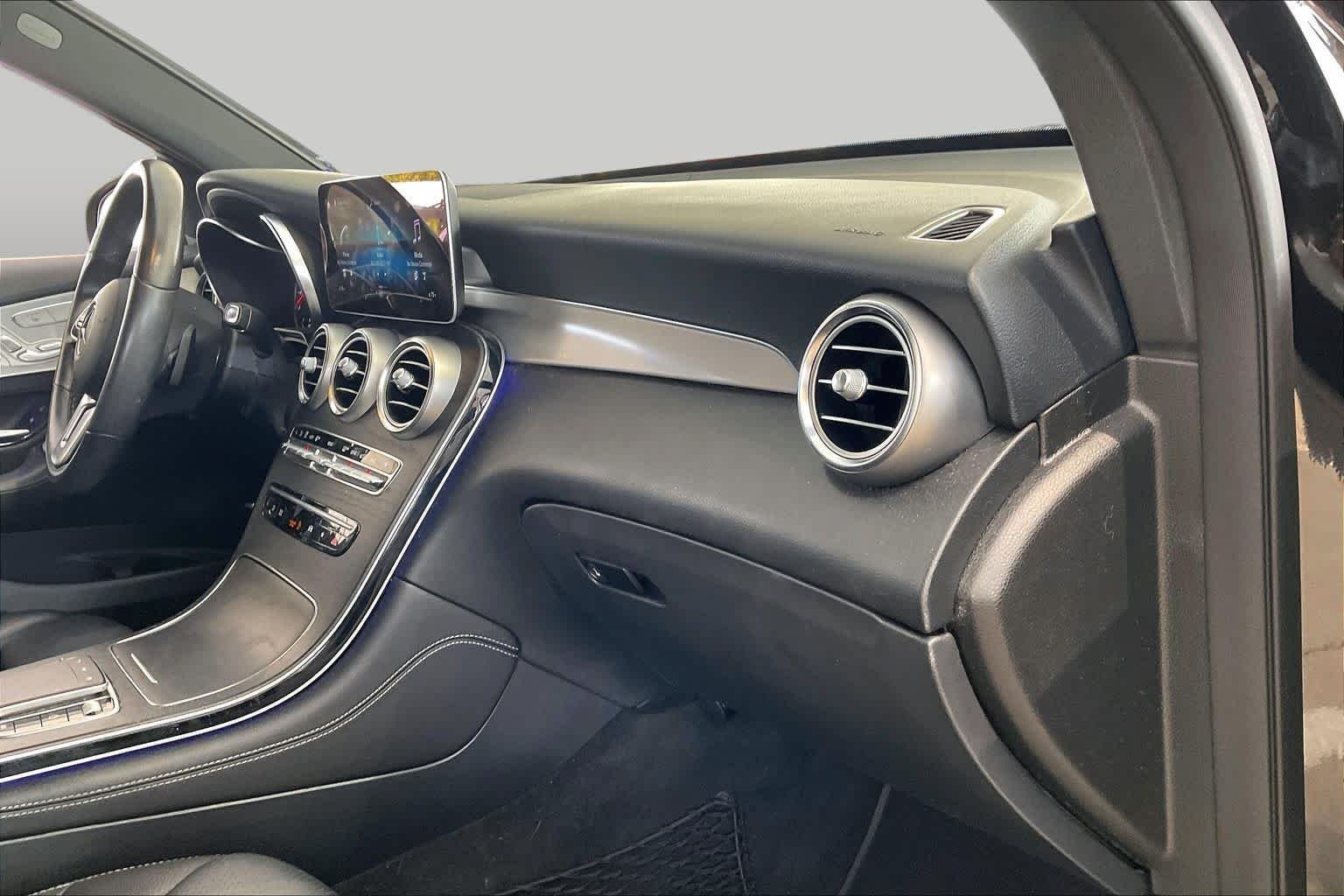 Used 2020 Black Mercedes-Benz GLC 300 image 18