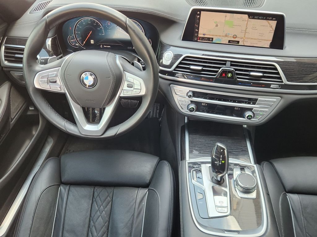 Used 2019 White Metallic BMW 750i image 27