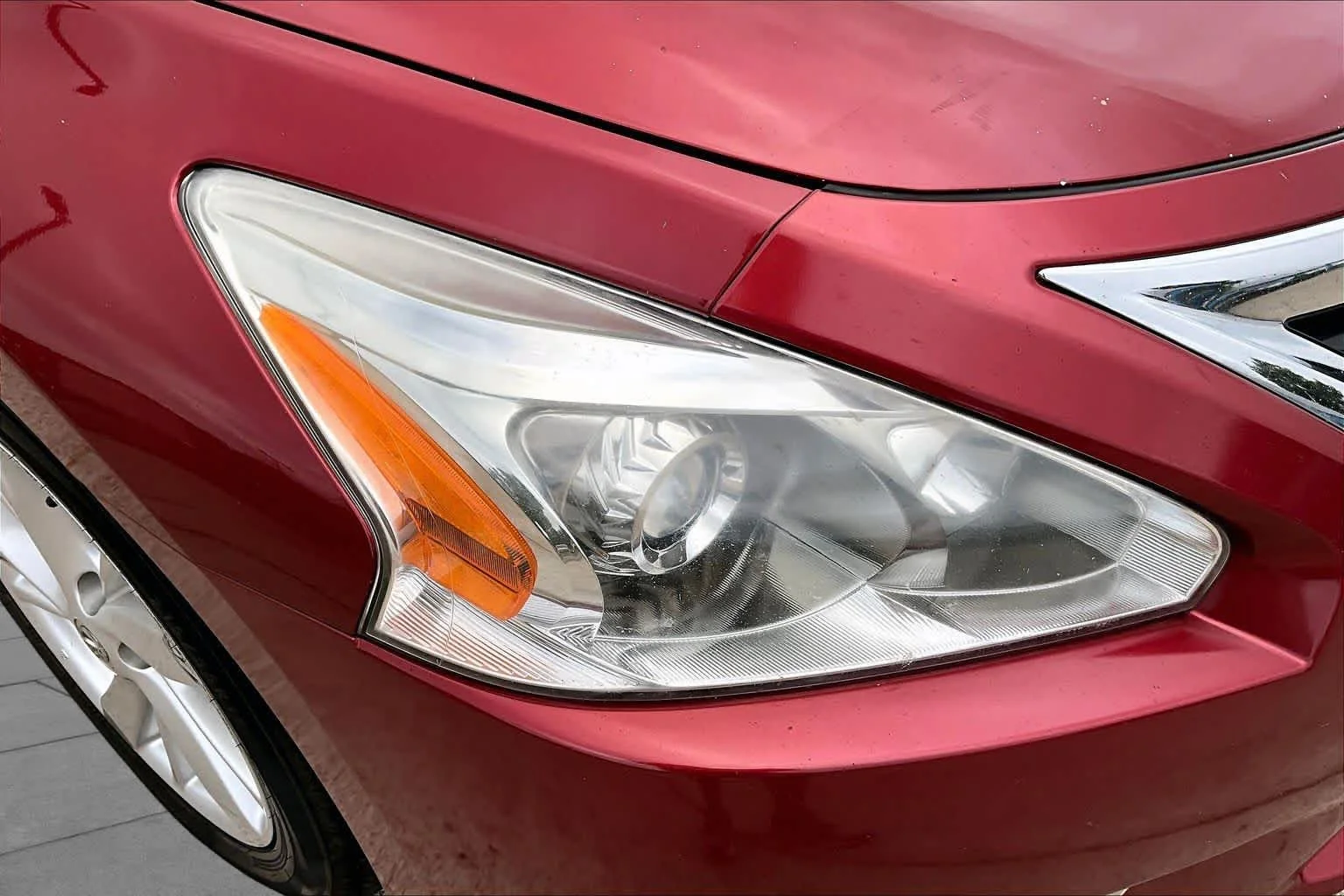 Used 2015 Cayenne Red Nissan 2.5 SV image 28