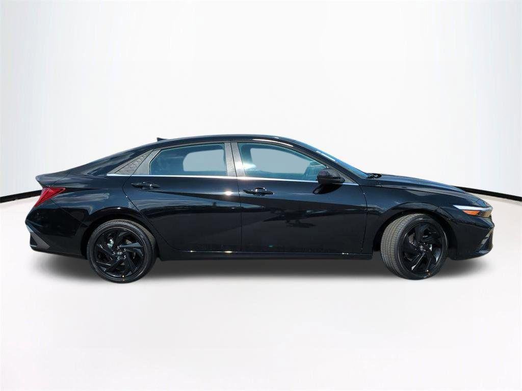 New 2026 Black Hyundai SEL Sport Premium image 4
