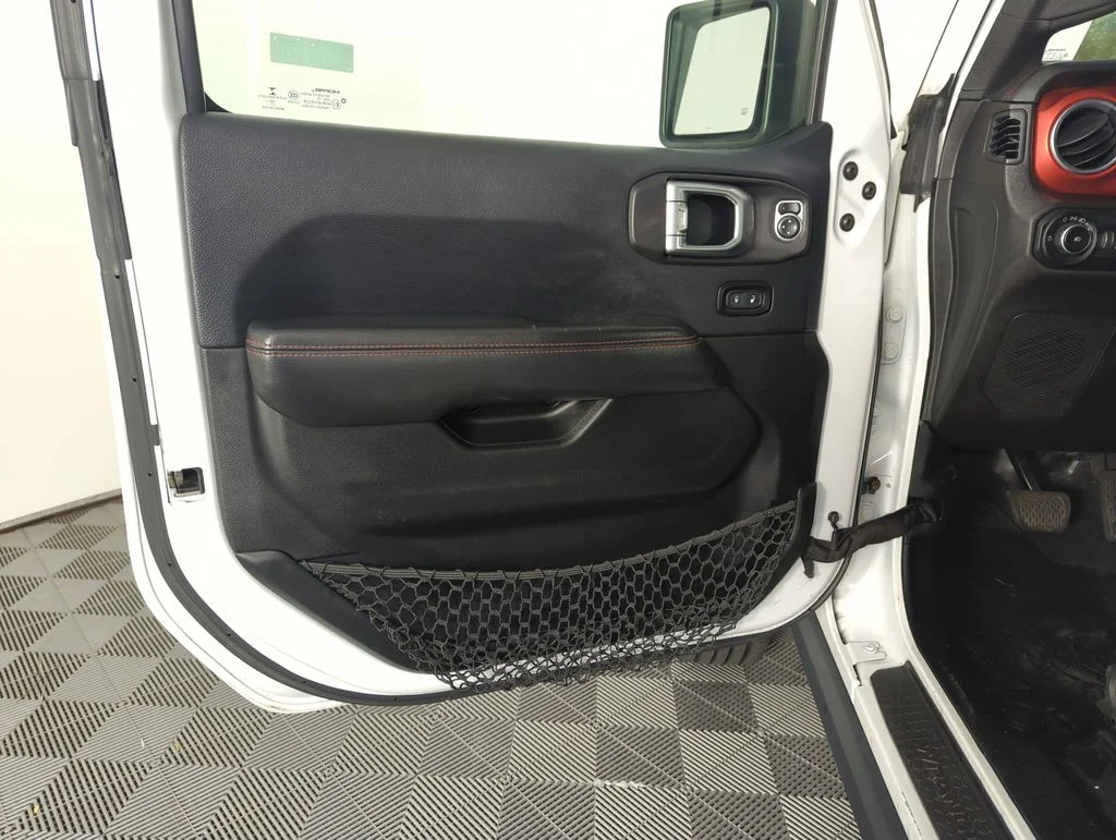 Used 2019 White Jeep Unlimited Rubicon image 17