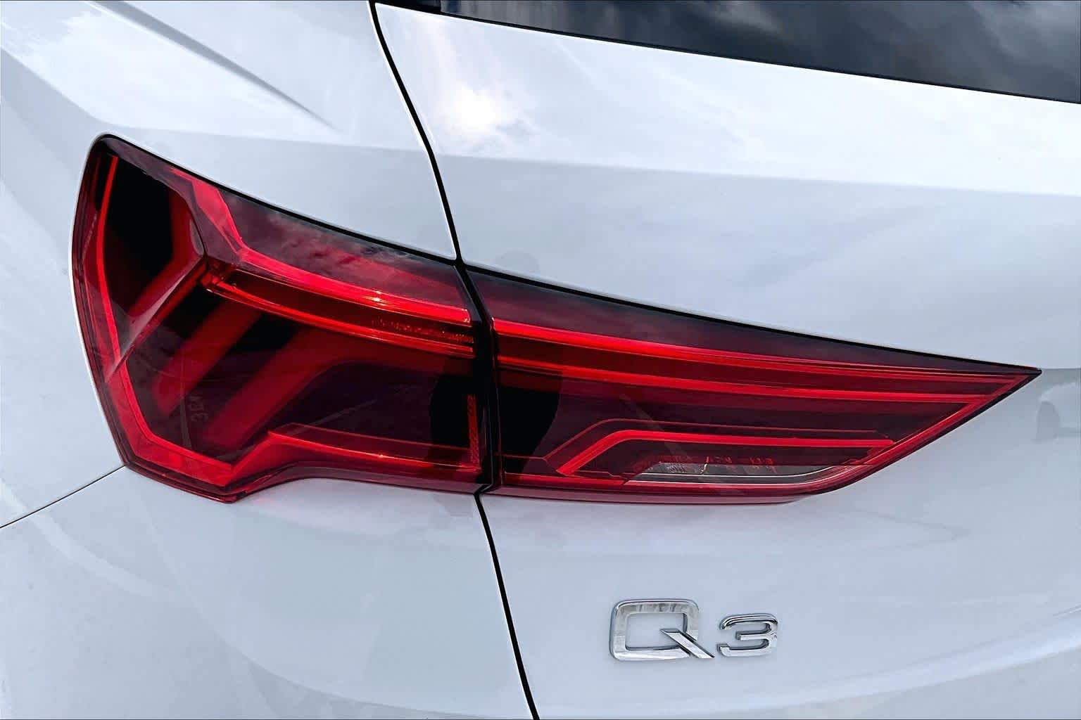 Used 2020 Glacier White Metallic Audi S line Premium Plus image 28