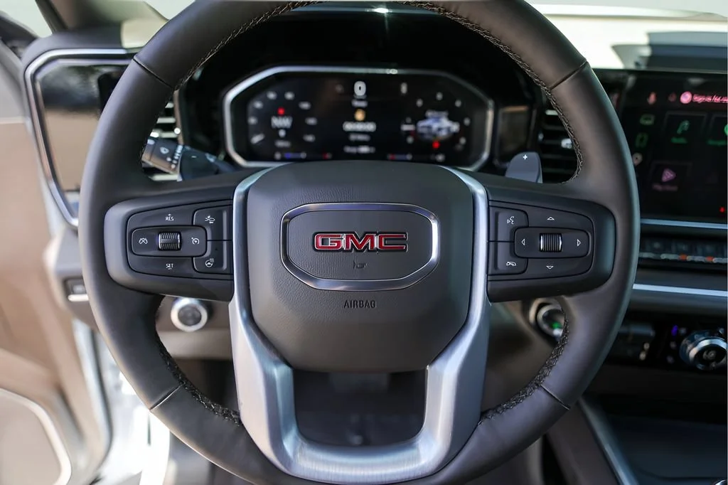 Used 2026 Glacier White Tricoat GMC SLT image 15