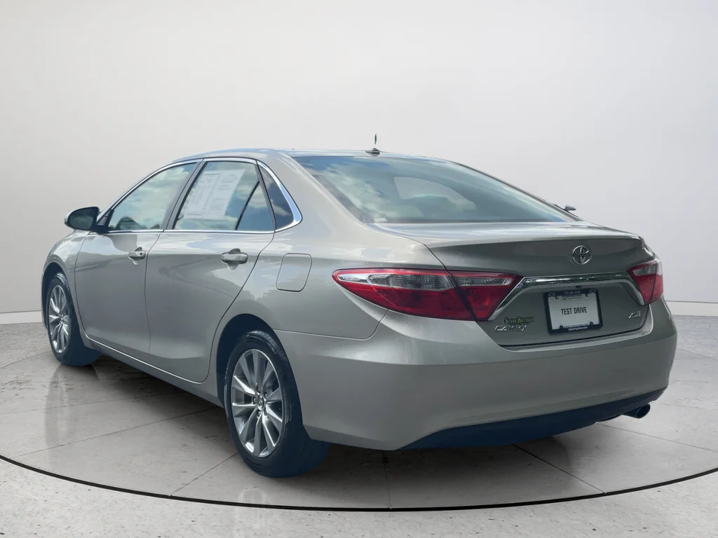 Used 2016 Gold Toyota XLE image 9