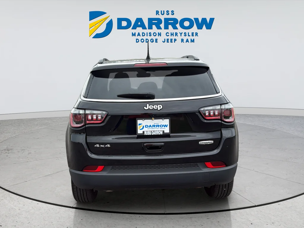 Used 2025 Black Jeep Latitude image 4