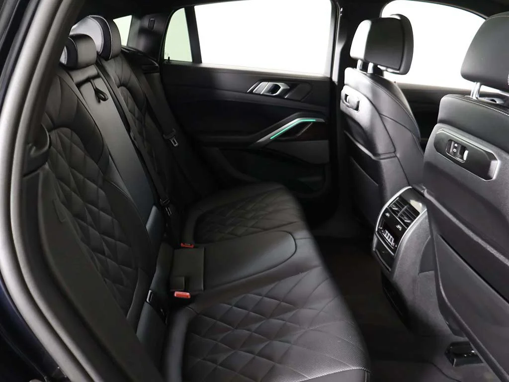 Used 2024 Carbon Black Metallic BMW xDrive40i image 41