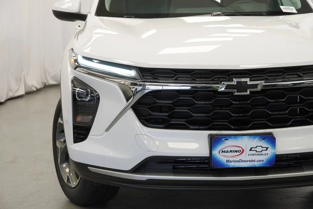 New 2026 Summit White Chevrolet LT image 33
