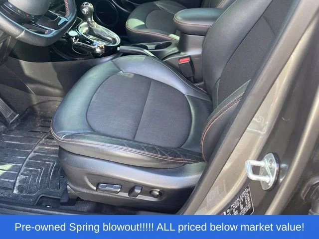 Used 2018 Gray Kia Exclaim image 4