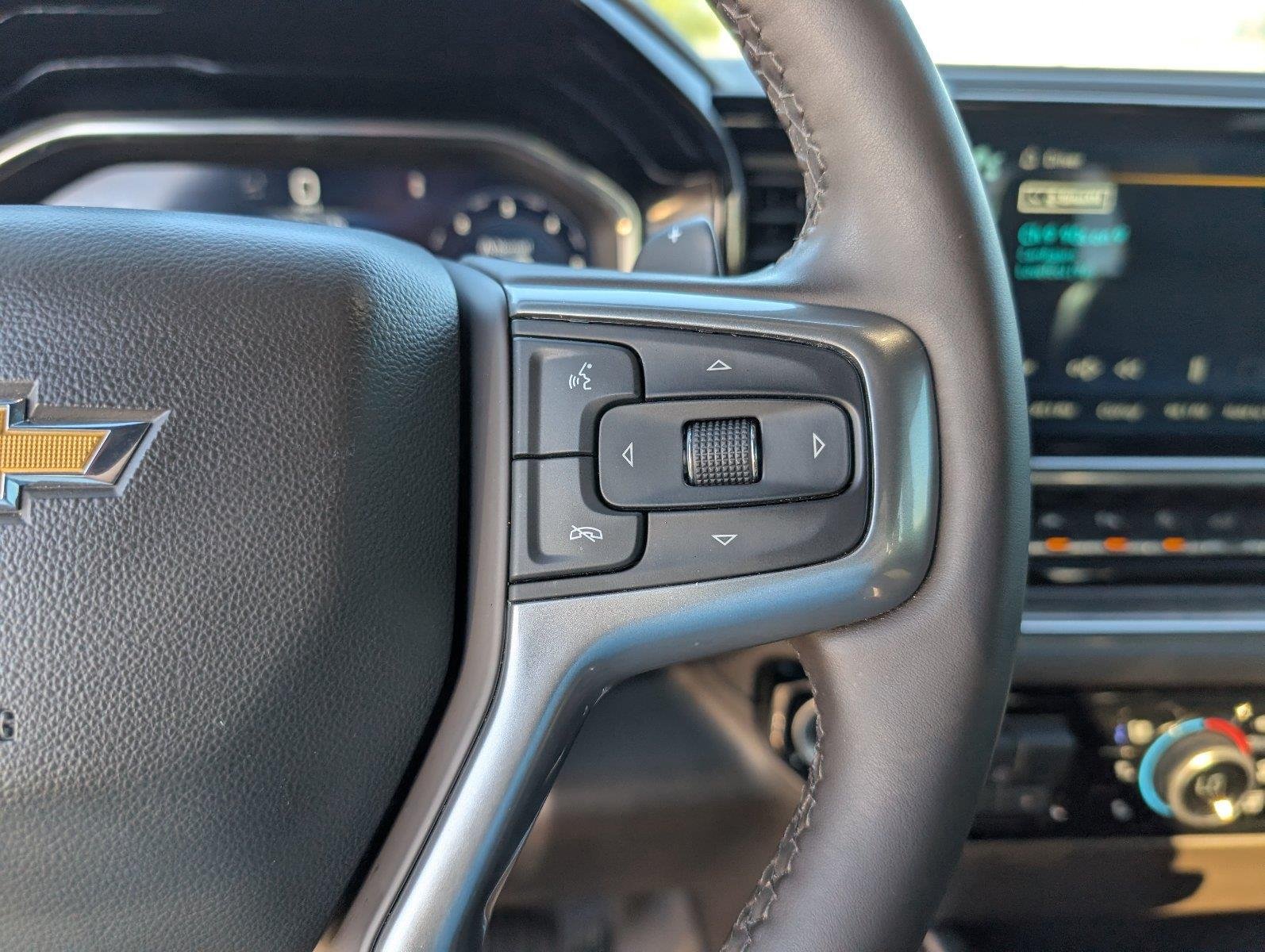 Used 2024 Iridescent Pearl Tricoat Chevrolet LTZ image 27