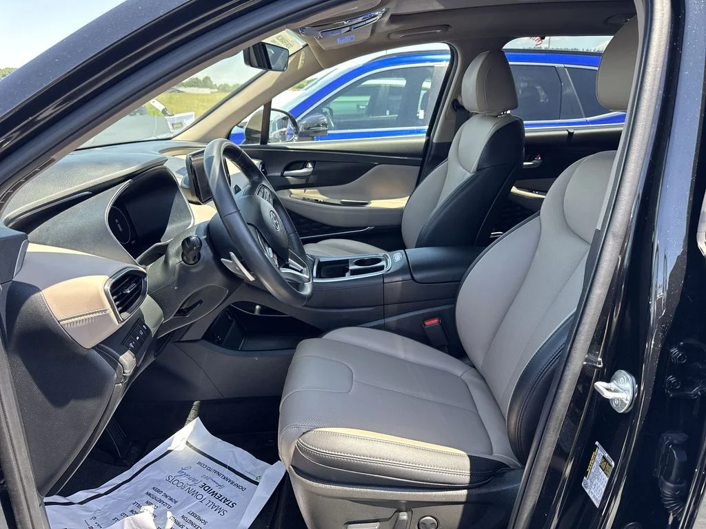 Used 2023 Black Hyundai SEL image 11