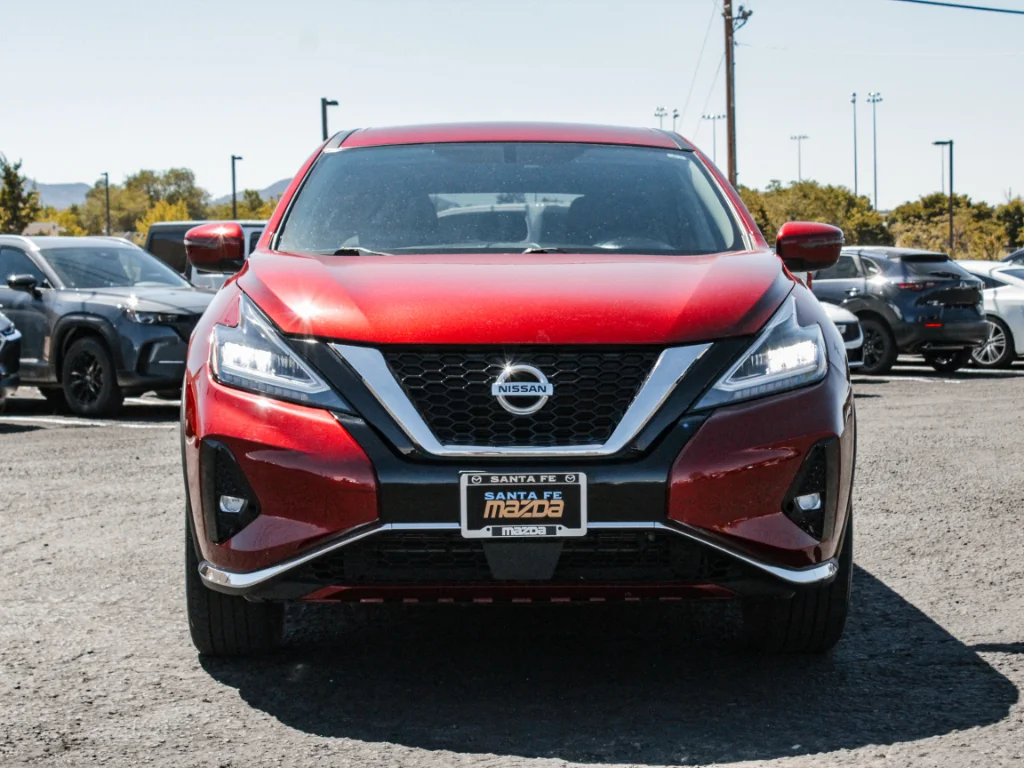 Used 2019 Red Nissan S image 2