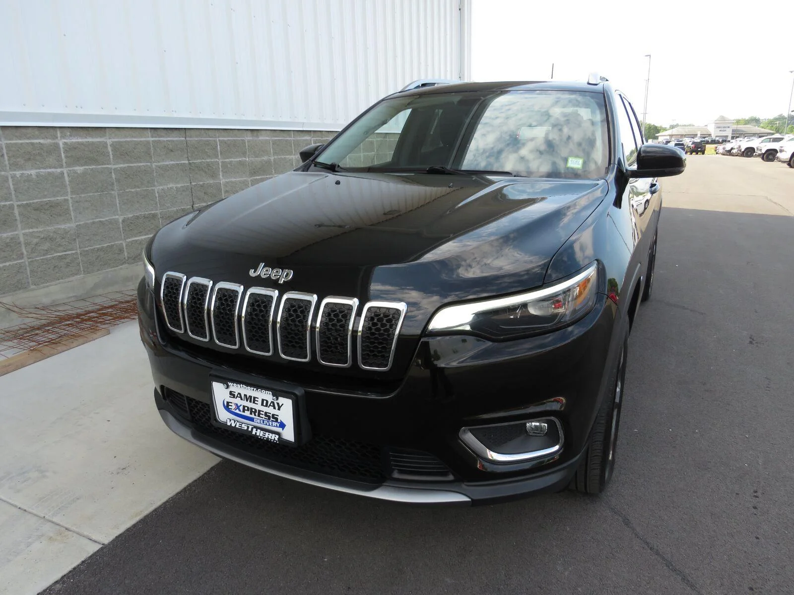 Used 2019 Diamond Black Cry Jeep Limited image 14