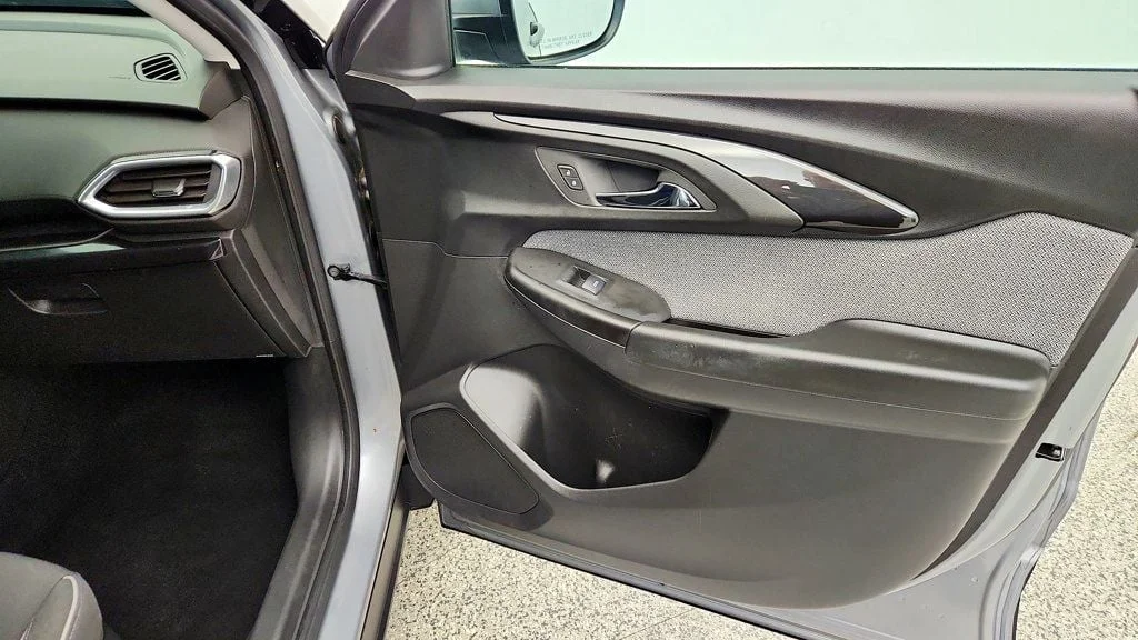 Used 2023 Sterling Gray Metallic Chevrolet FWD 4dr LT w/ Upgraded 1.3L ECOTEC Turbo Engine image 23
