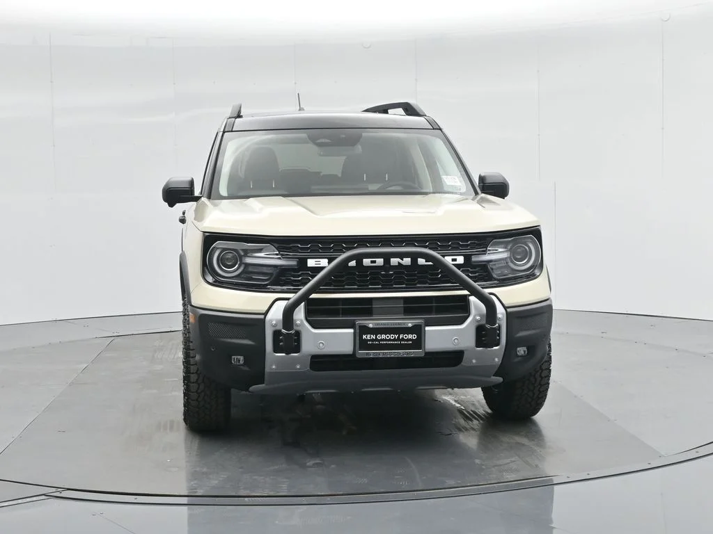 New 2025 Desert Sand Ford Badlands image 24