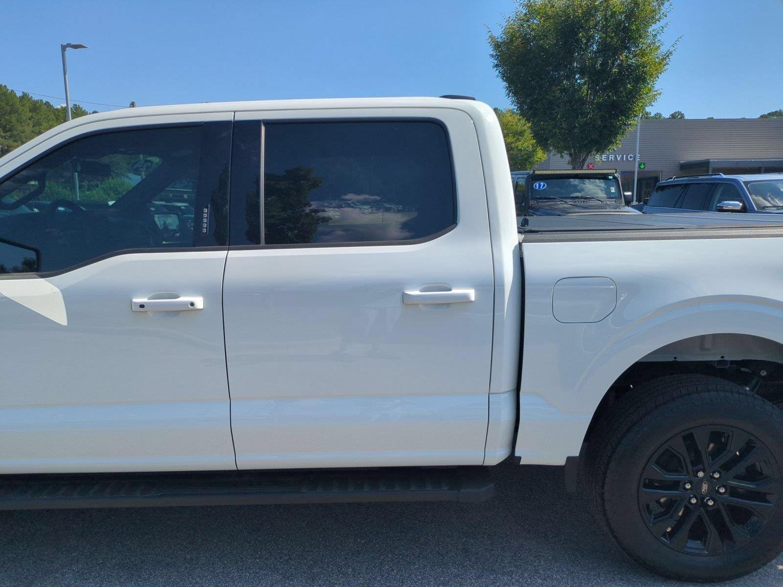 Used 2024 Oxford White Ford XLT image 31