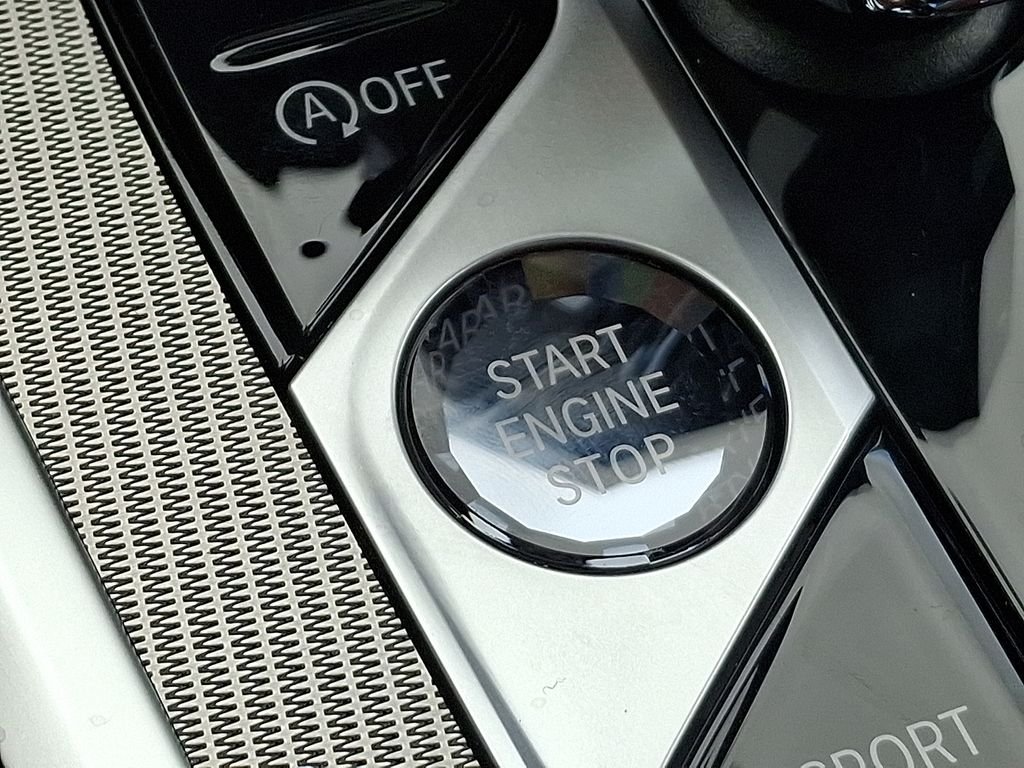 2026 BMW 8 Series 840i - Photo 25