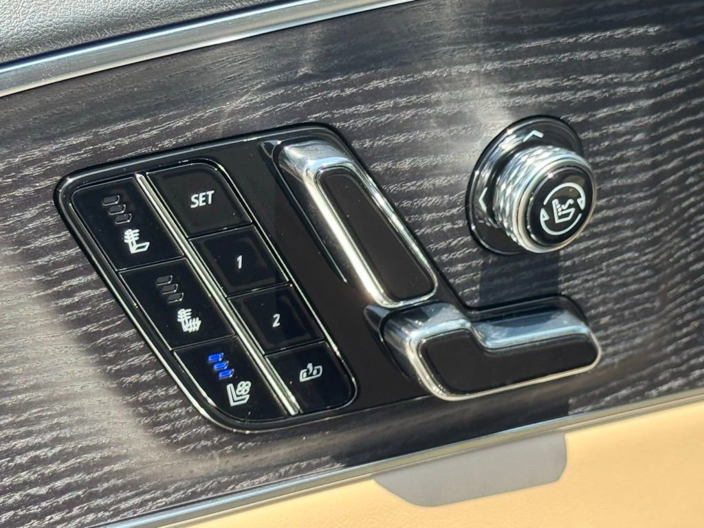 2025 Cadillac LYRIQ Luxury 3 - Photo 19