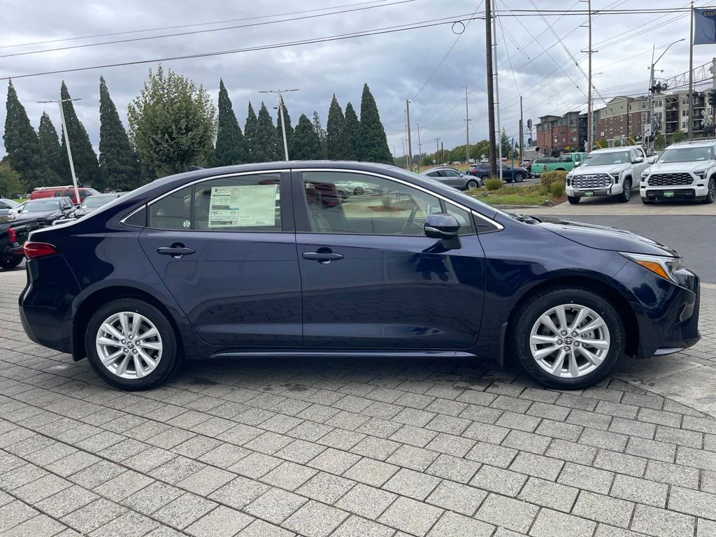 2026 Toyota Corolla XLE - Photo 6