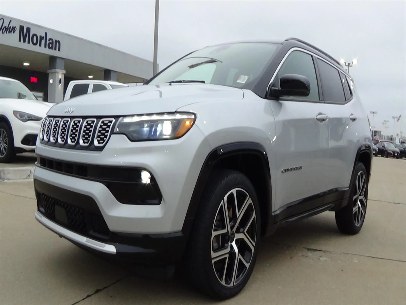 Certified Used 2025 Silver Zynith Clear Coat (pse) Jeep Limited image 2