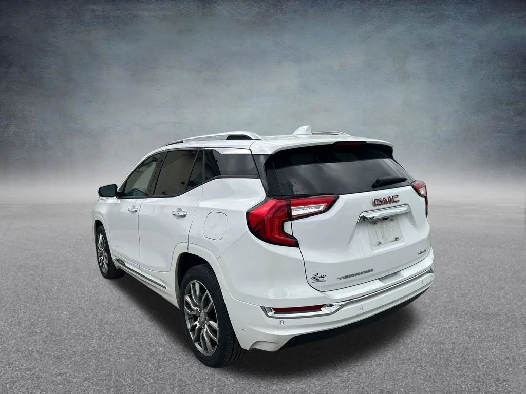 Used 2023 Summit White GMC Denali image 38