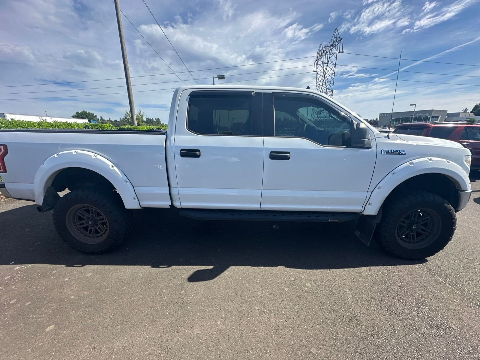 Used 2019 Oxford White Ford XLT image 1