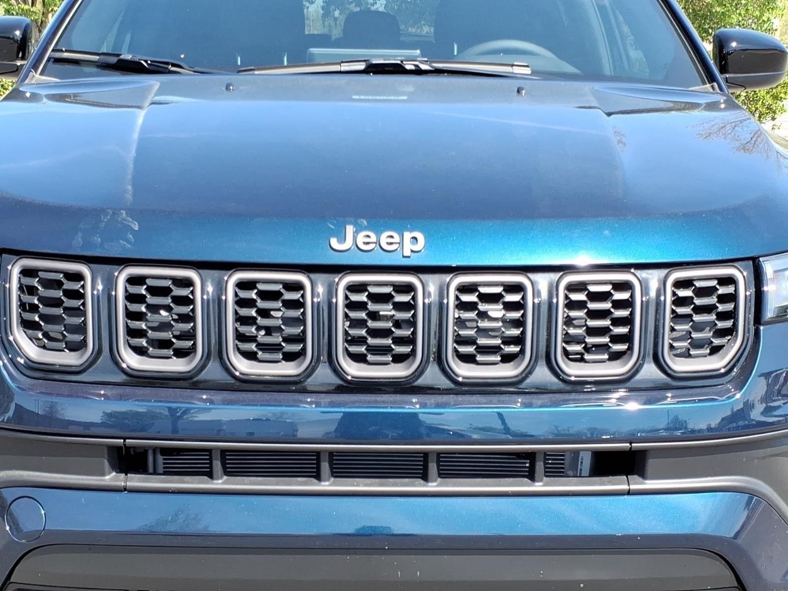 New 2026 Fathom Blue Pearl-Coat Exterior Paint Jeep Latitude Altitude image 14