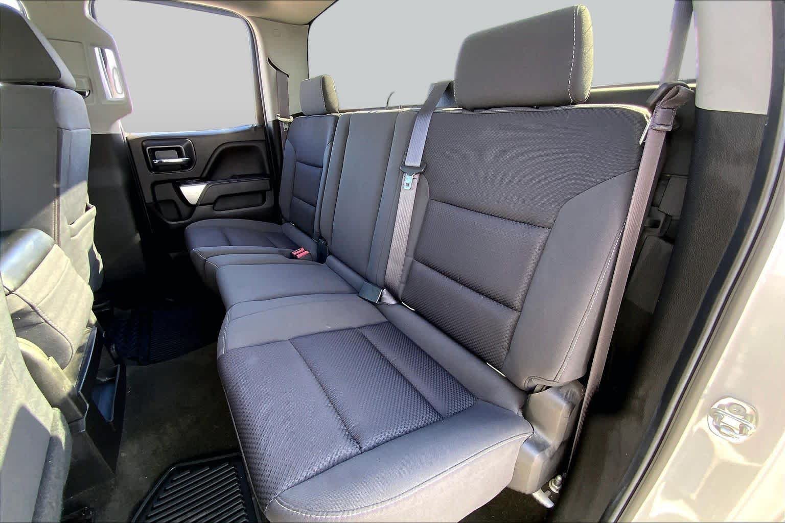 Used 2017 Silver Ice Metallic Chevrolet LT image 20