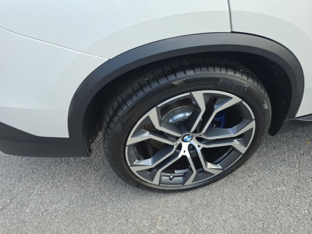 Used 2020 White BMW xDrive40i image 15