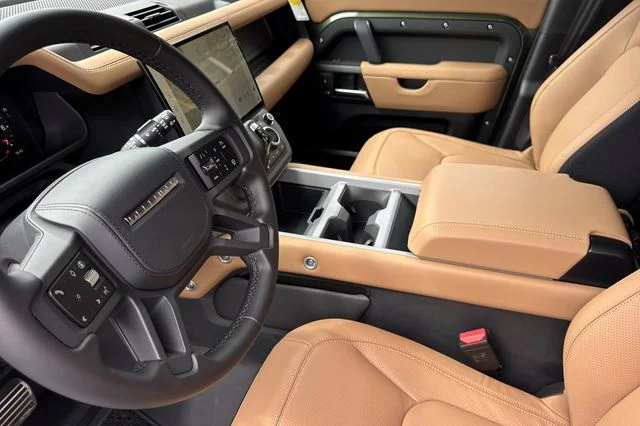 New 2026 Woolstone Green Land Rover X image 9