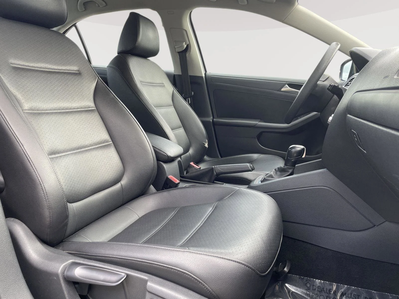 Used 2014 Platinum Gray Metallic Volkswagen SE image 4