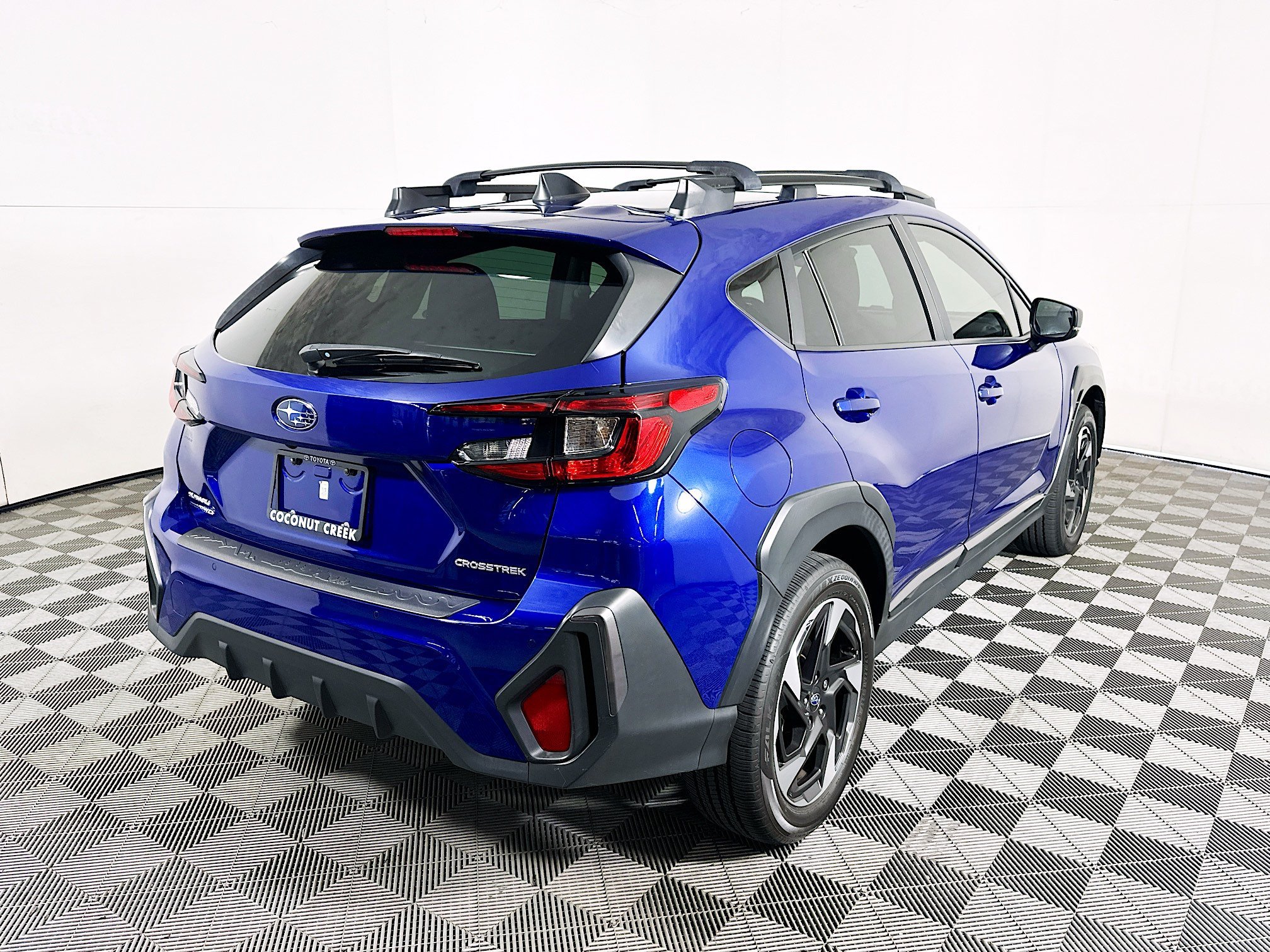 Used 2025 Sapphire Blue Pearl Subaru Limited image 3