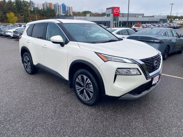 Certified Used 2023 Pearl White Nissan SV image 25
