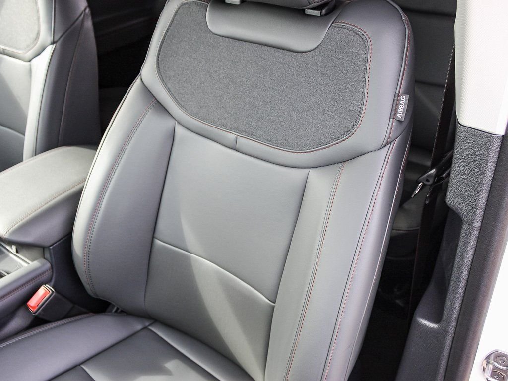New 2026 Star White Metallic Tri-Coat Ford Active image 26