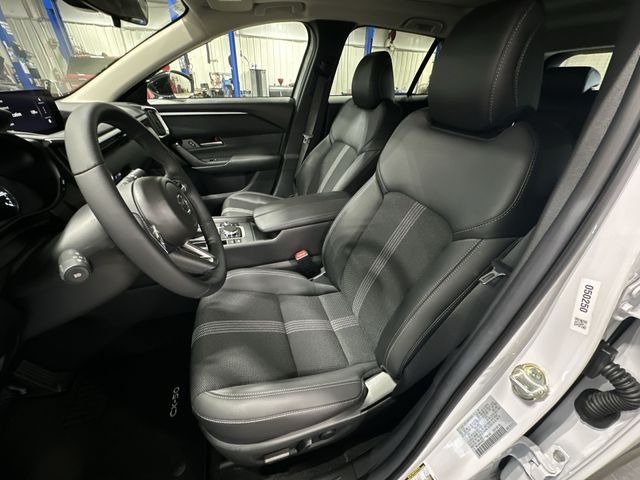 New 2026 Wind Chill Pearl Mazda Preferred AWD image 17