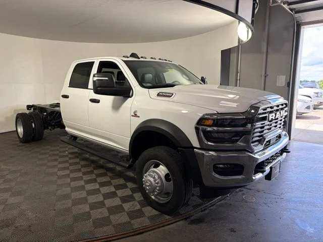2026 RAM 5500 Big Horn 4X4 Crew Cab DRW 197" WB's photo