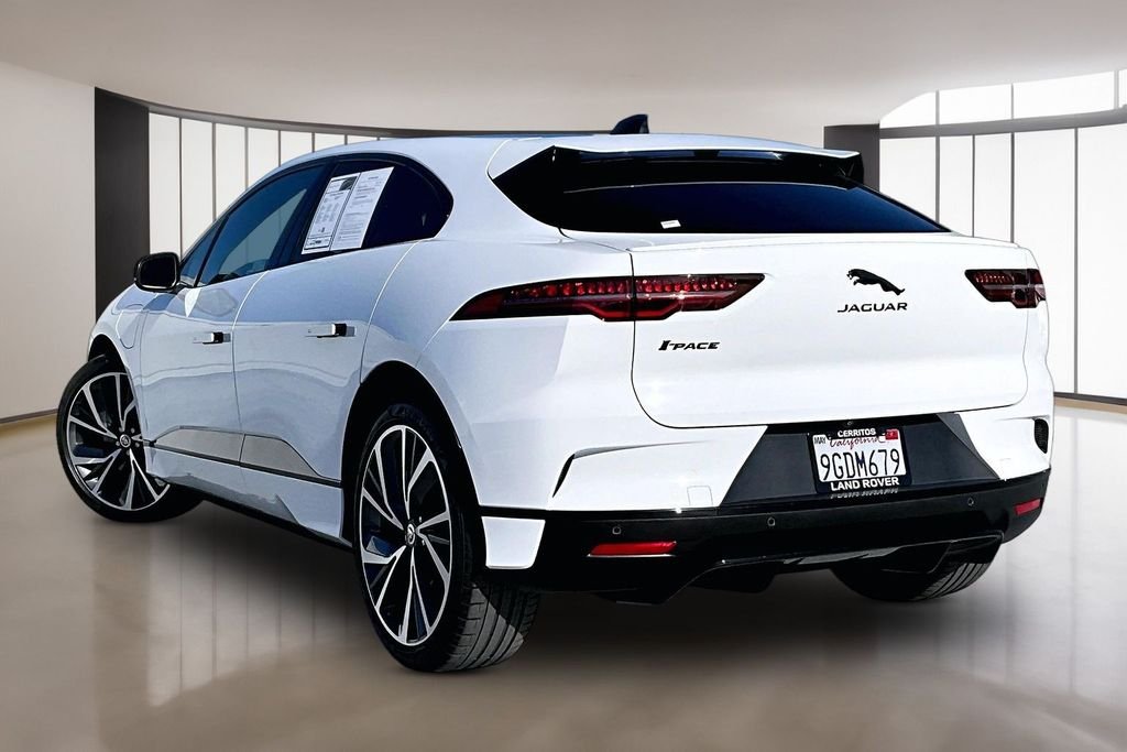 Used 2023 White Jaguar HSE image 4