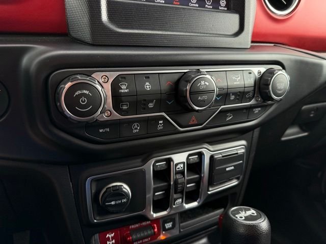Used 2018 Silver Jeep Unlimited Rubicon image 31