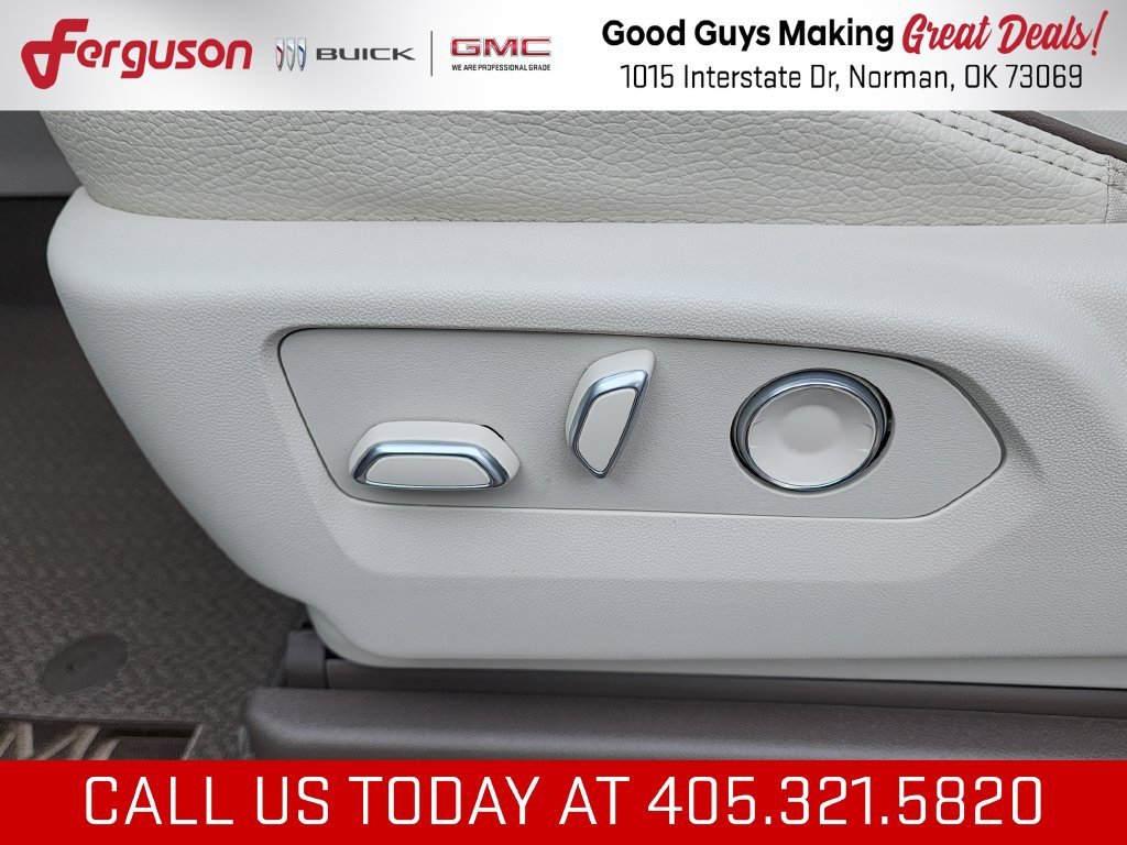 2027 GMC Yukon Denali - Photo 18