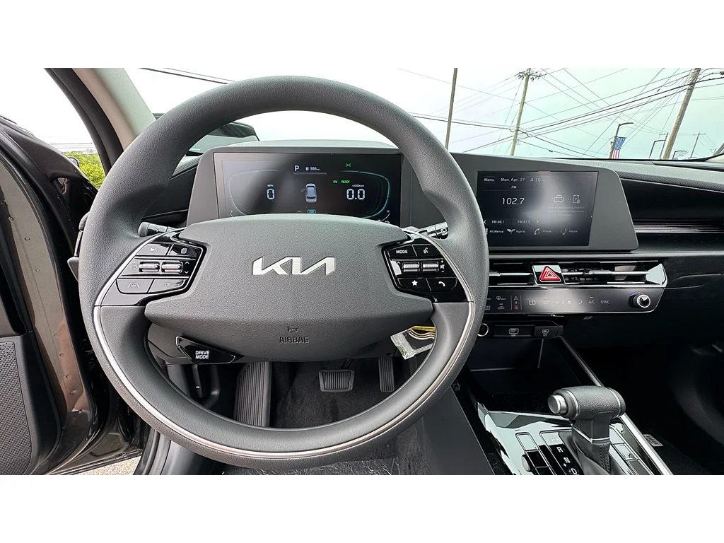 New 2026 Blk Kia LX image 11
