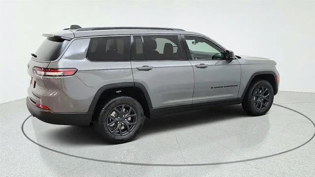 New 2027 Sting-Gray Clear-Coat Paint Jeep Laredo Altitude image 12