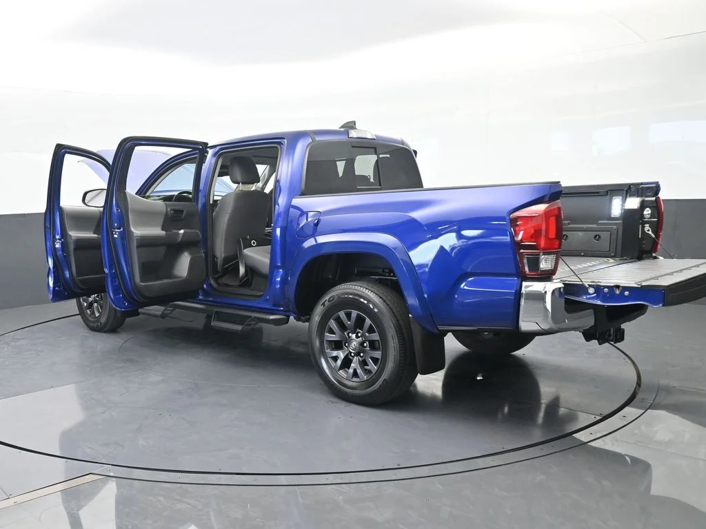 Used 2022 Blue Toyota SR5 image 61