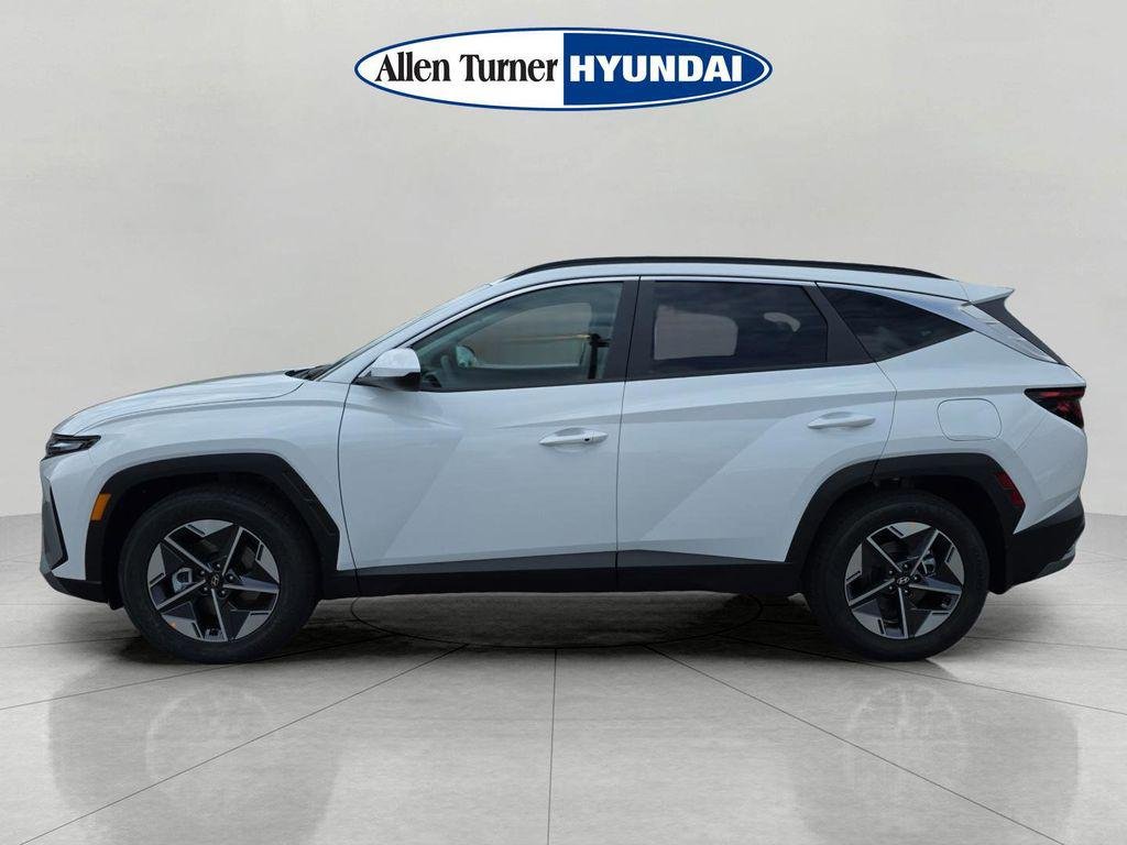 New 2026 White Pearl Hyundai SEL FWD image 4