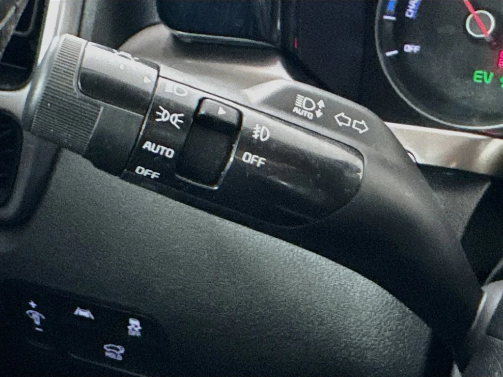 Used 2022 Silver Kia EX image 12