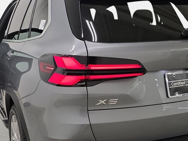 Certified Used 2025 Skyscraper Grey Metallic BMW xDrive40i image 31