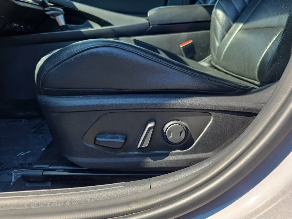 Certified Used 2024 Metal Hyundai Limited image 26