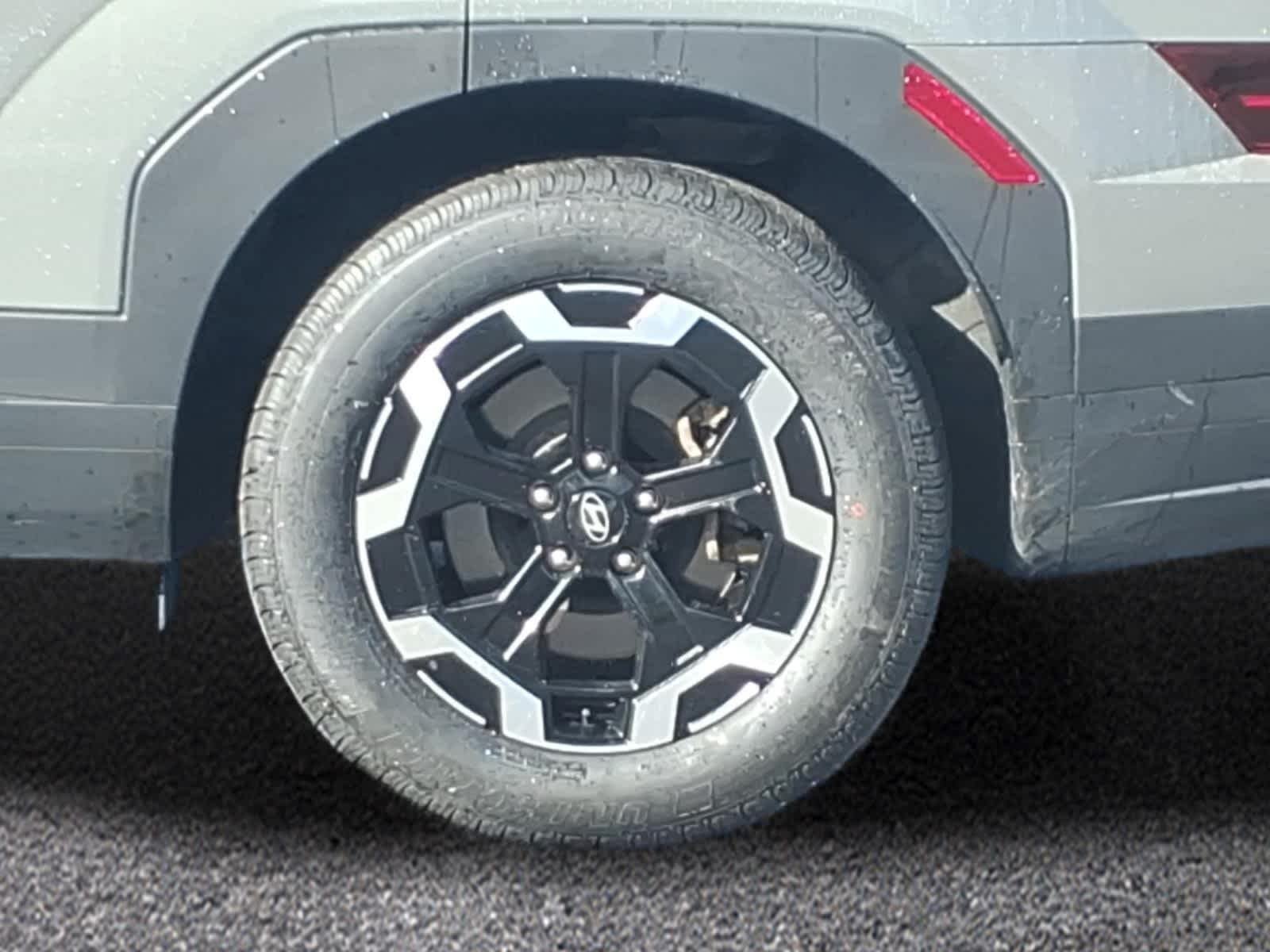 Used 2026 Hampton Gray Hyundai SEL image 3
