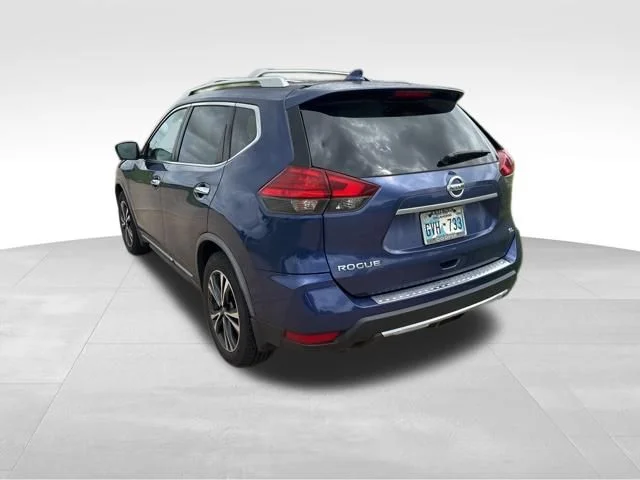 Used 2017 Blue Nissan SL image 6