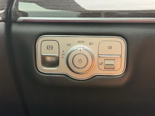 Used 2020 Silver Mercedes-Benz GLE 350 image 28